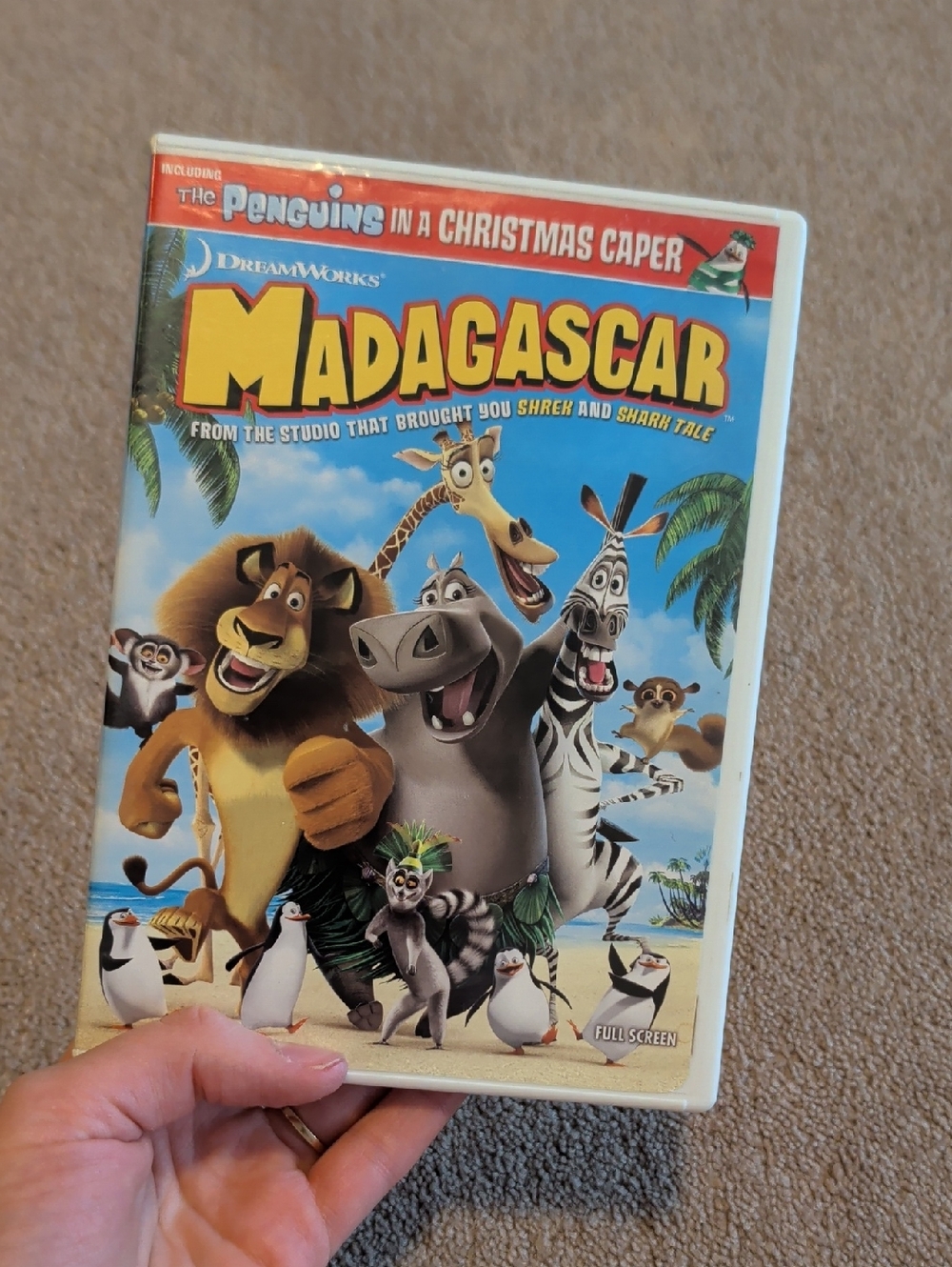 💜 5/$20 DreamWorks Madagascar DVD — Blue, Yellow‎ & White Illustrated Cover